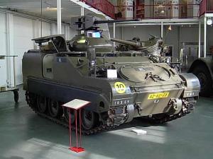 美国山猫(m113)履带式指挥侦察车