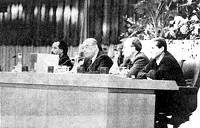 1992年1月阿尔及利亚民族解放阵线中央委员会举行特别会议（图为会场一角）