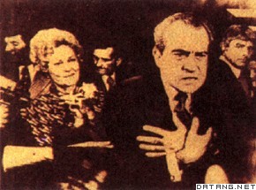 水门事件中在记者招待会上的尼克松
