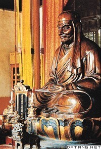草堂寺中的鸠摩罗什木雕像