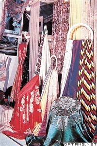 中国生产的各色丝绸