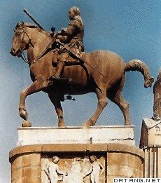 《加塔梅拉塔骑马像》
