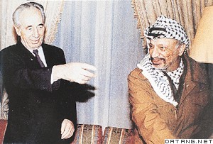 1994年2月以色列外长佩雷斯同阿拉法特在开罗就加沙地区自治问题进行磋商
