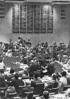 1982年4月30日《联合国海洋法公约》在联合国总部获得通过
